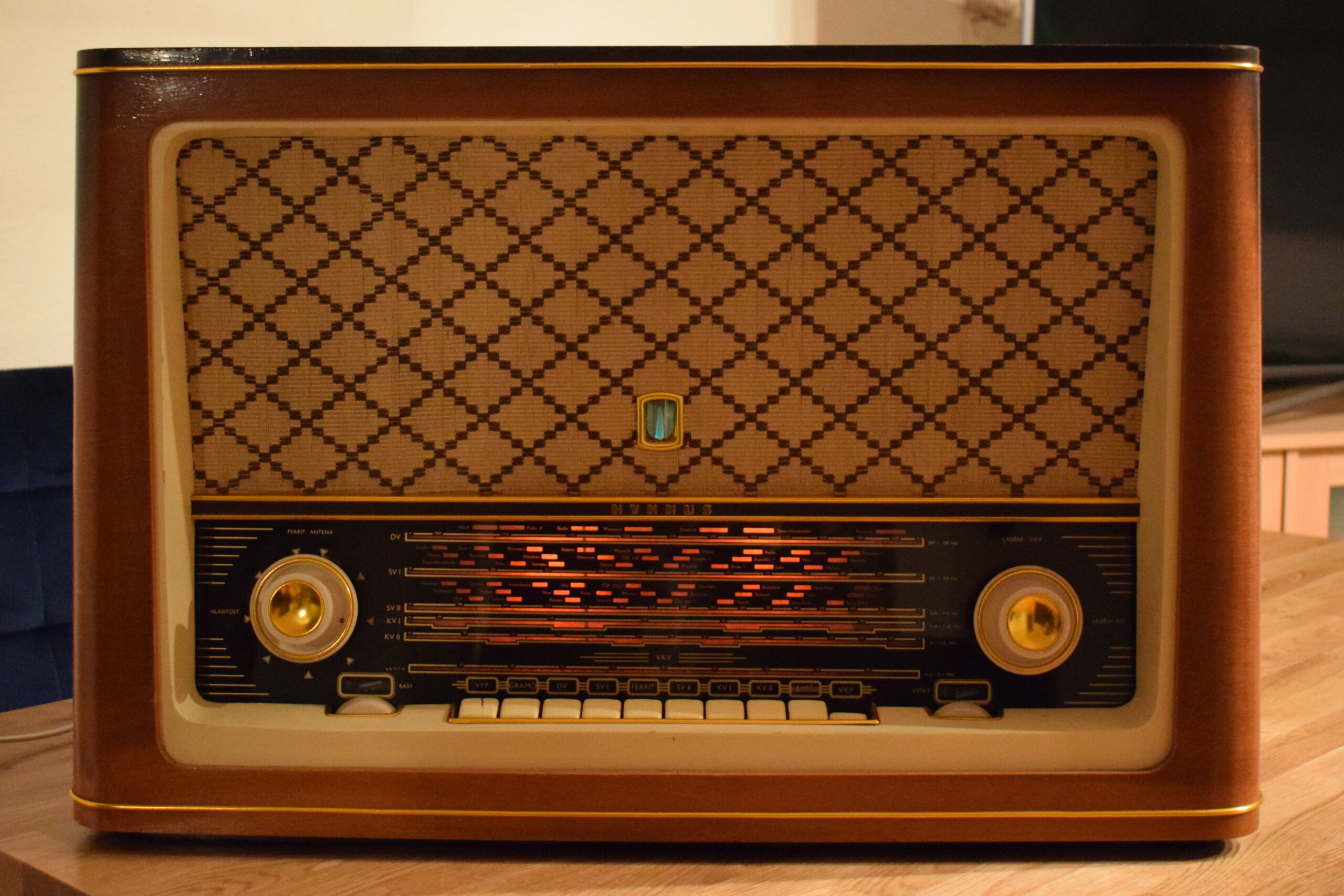 Tesla 625A Hymnus