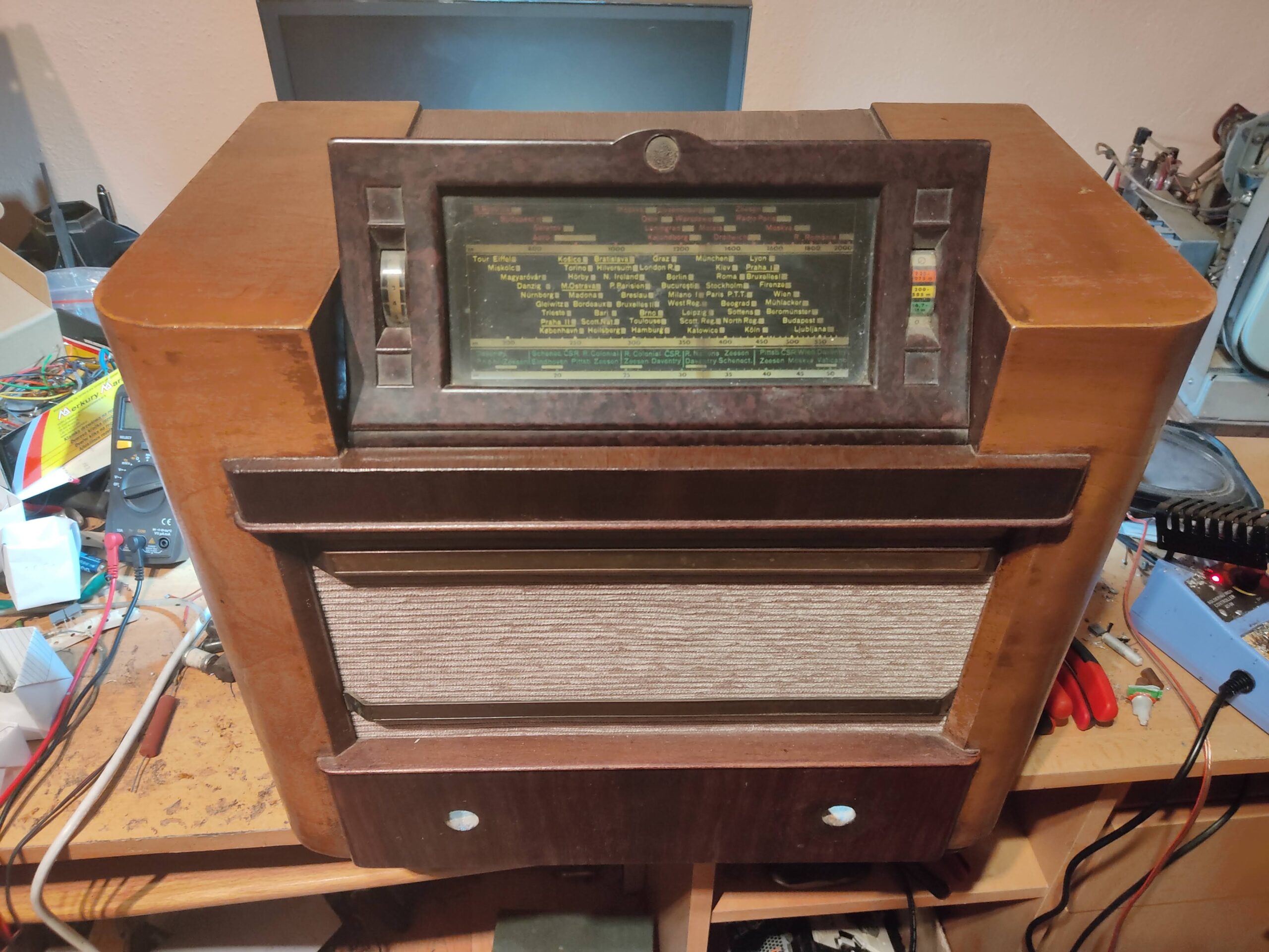 Philips 695A Rondo